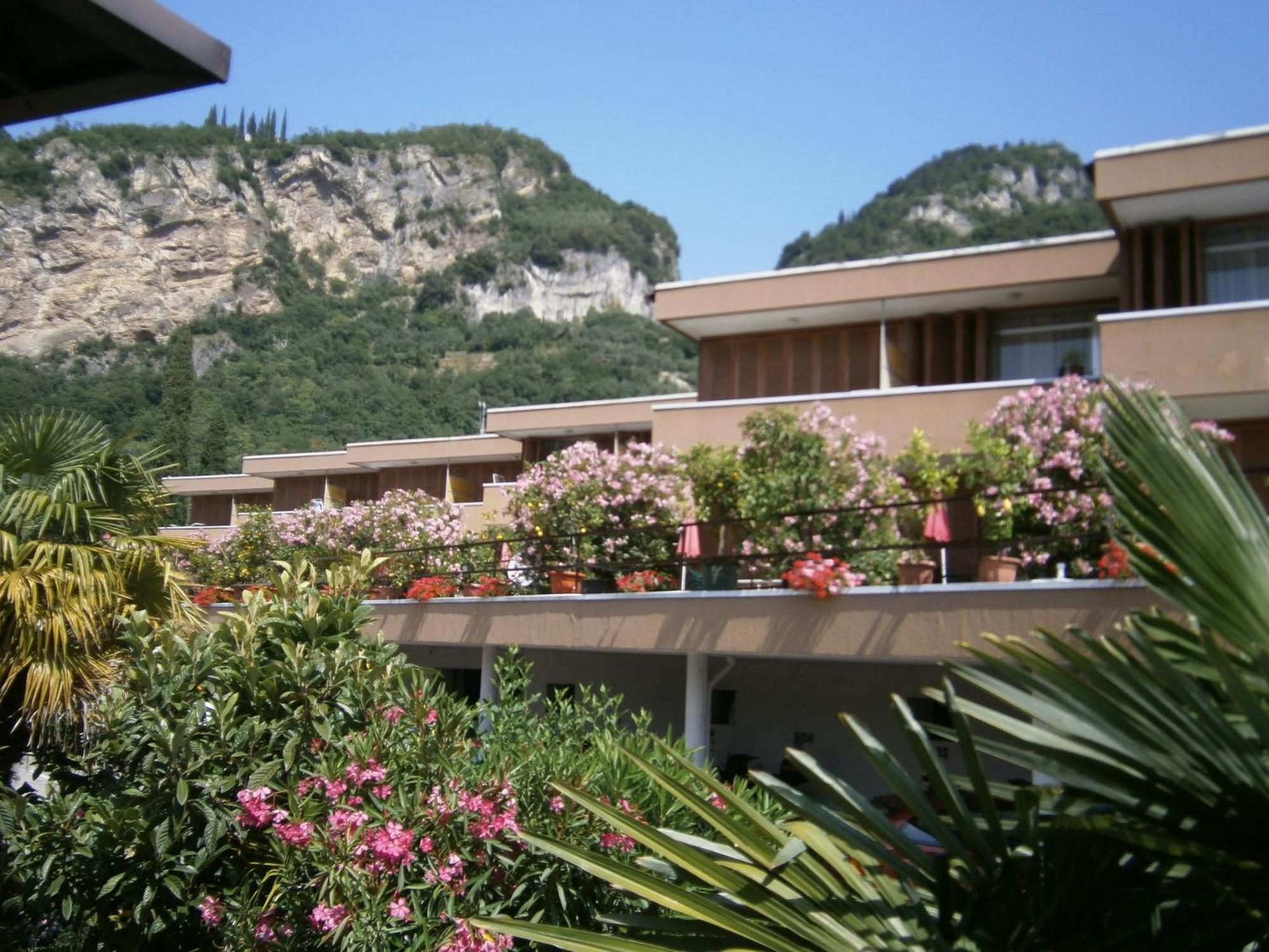 Residence Cascata Varone リーヴァ・デル・ガルダ エクステリア 写真
